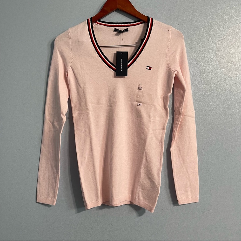 Tommy Hilfiger Women's Pink V-Neck Top thin knit sweater